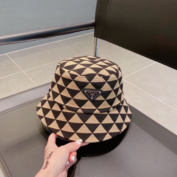 ?✨AUTHENTIC✨?Prada hat